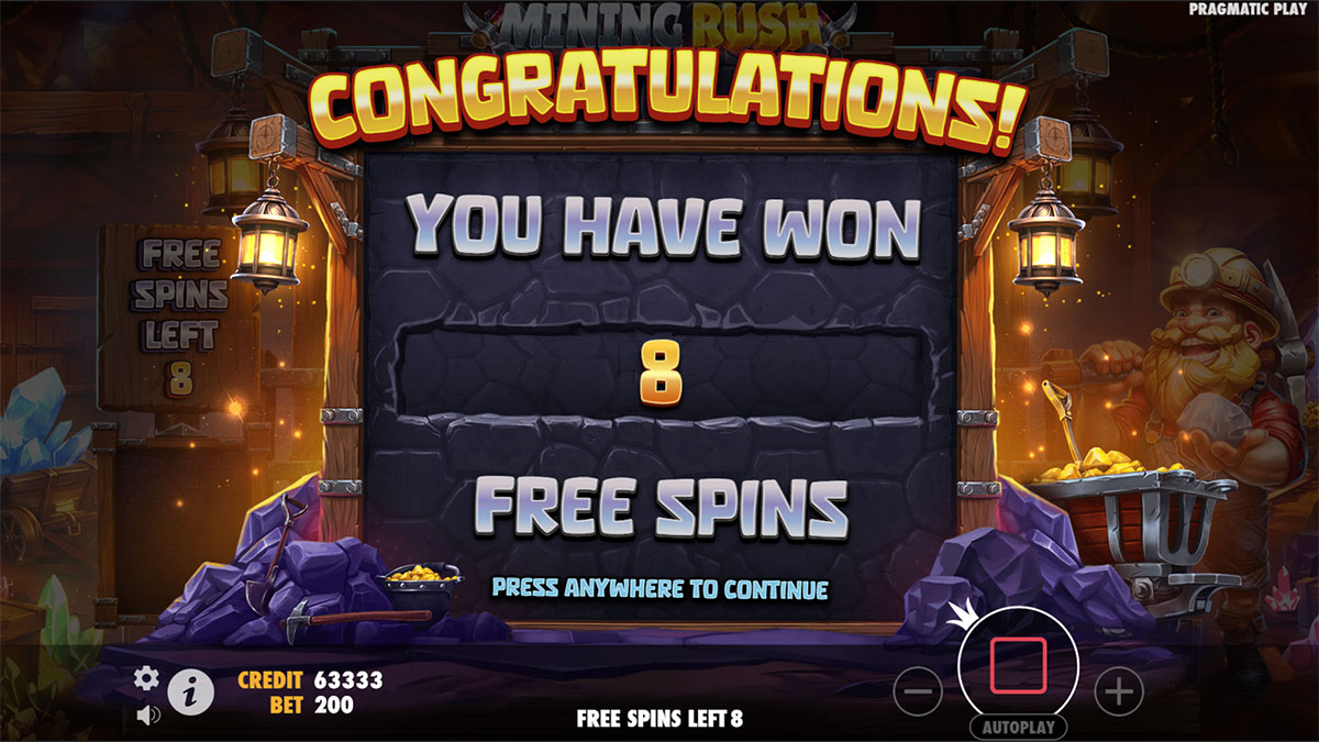 Écran Free Spins de Mining Rush avec 3 nuggets persistants sur la grille 7x7 et compteur de tours actif