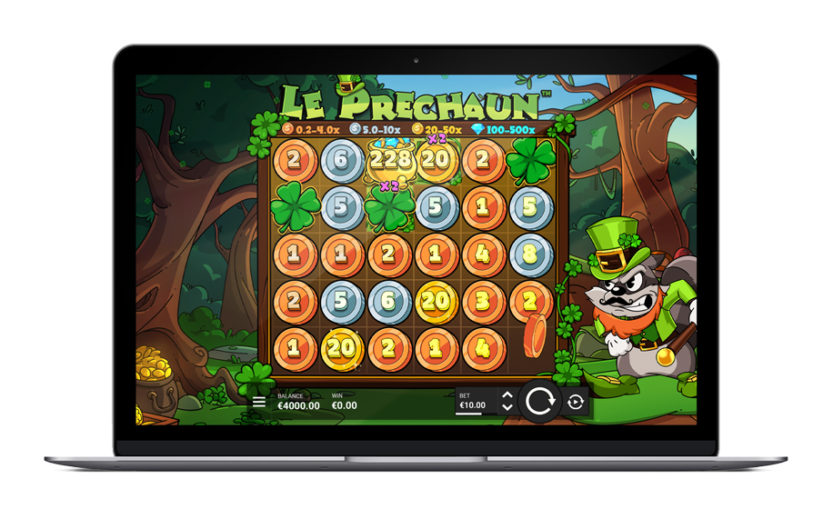 Grille 6×5 de Le Prechaun avec des Golden Squares activées sur plusieurs positions et le personnage Smokey en arrière-plan