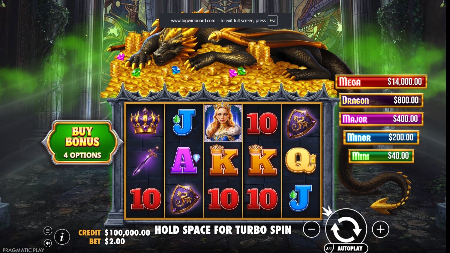 Grille 5x3 de Sleeping Dragon Ultra Dark avec les symboles Money alignés devant le dragon endormi