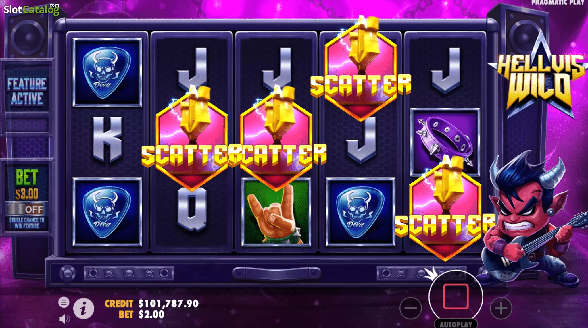 Trois symboles Scatter dorés de Hellvis Wild qui déclenchent le tour de free spins sur la grille