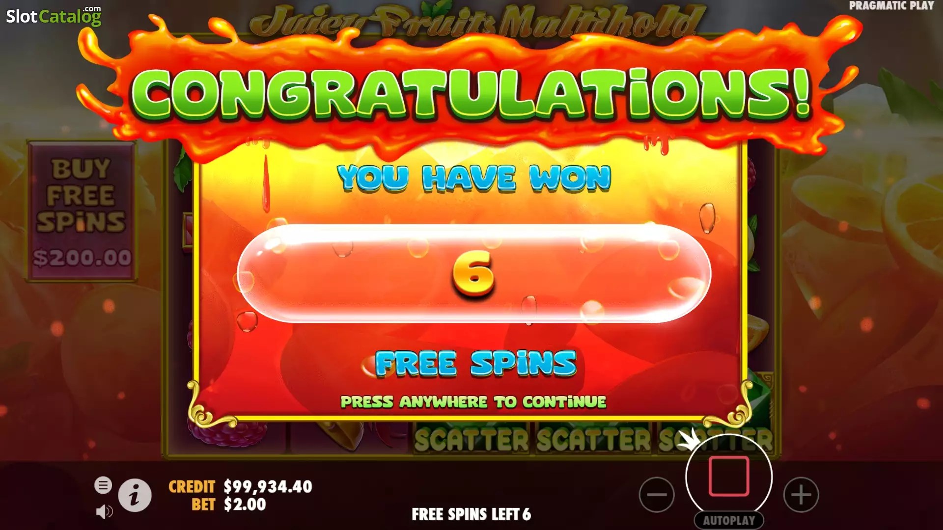 Écran free spins de Juicy Fruits Multihold avec les quatre grilles du mode Multihold actives