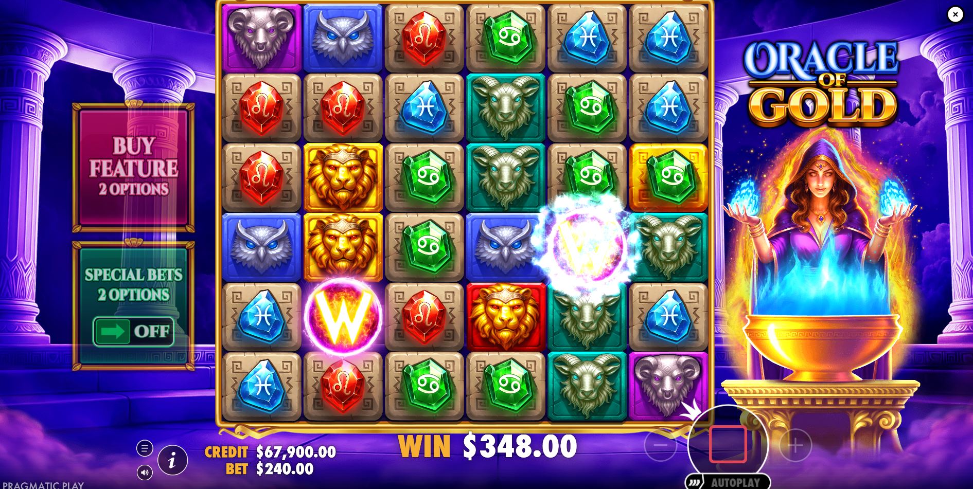 Transformation d'un symbole doré en Wild multiplicateur sur Oracle of Gold pendant une cascade