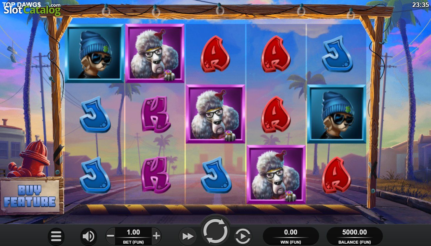 Grille 5x3 de Top Dawg$ avec les symboles chiens et le Wild sur les rouleaux en jeu de base