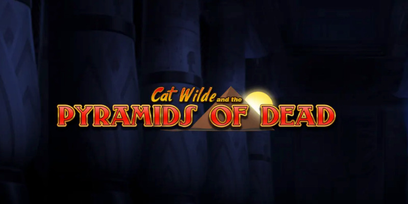 Visuel de Cat Wilde And The Pyramids Of Dead avec l'héroïne face aux pyramides égyptiennes