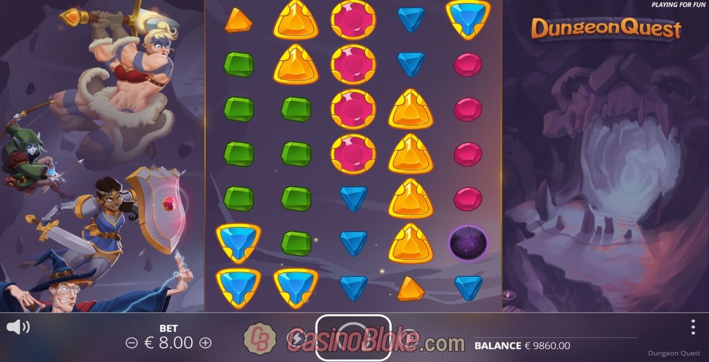 Grille 5x7 de Dungeon Quest avec les quatre héros et plusieurs gemmes colorées visibles à l'écran