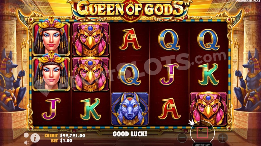 Grille de base de Queen of Gods avec les symboles Cléopâtre, Horus et Anubis en gros plan