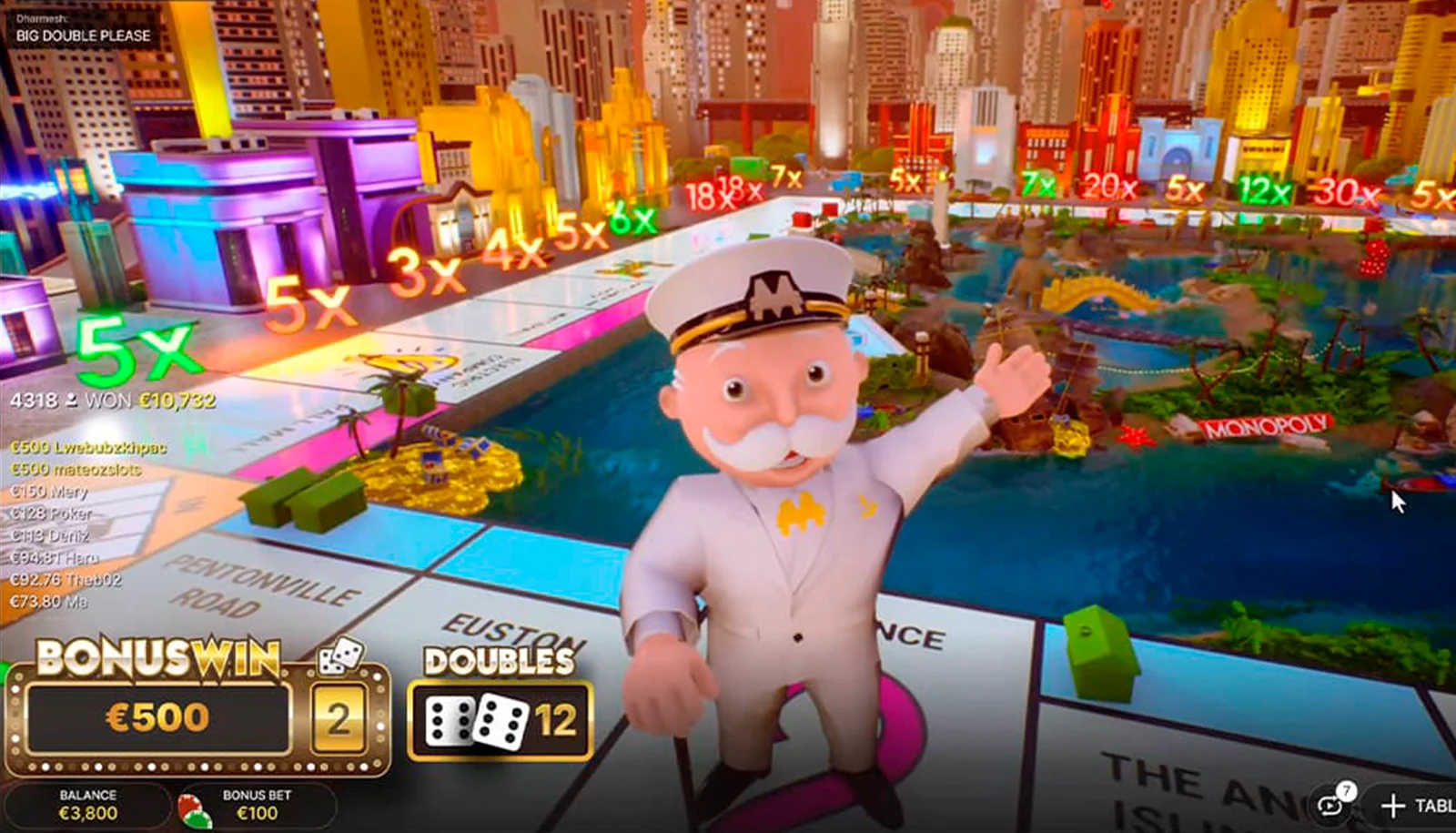Plateau 3D du bonus de Monopoly Big Baller avec Mr. Monopoly lançant les dés en direct