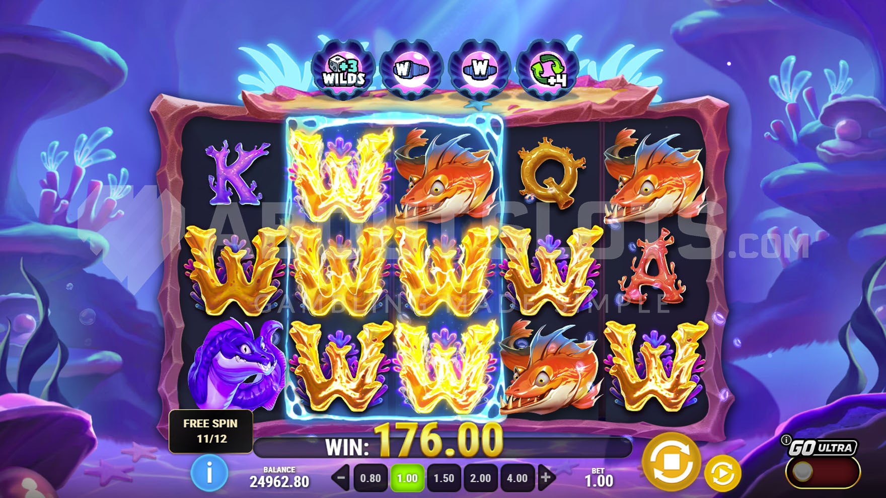 Écran de Free Spins de Manta Mayhem avec Sticky Wilds et multiplicateur x10 affichés